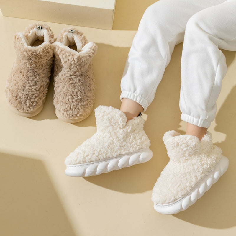 Chaussons cocooning en polaire crème